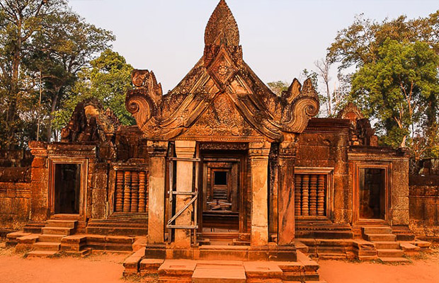 Banteay Srei Temple Tour